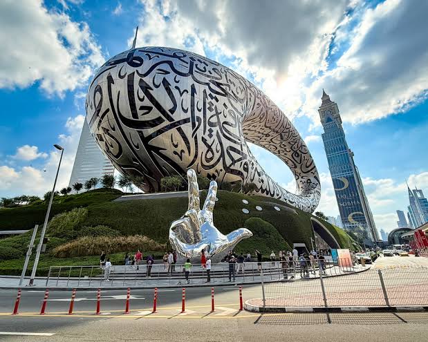 Abu Dhabi,Dubai